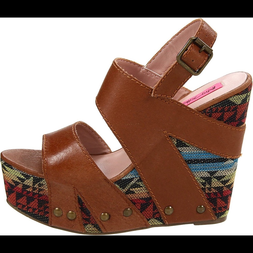 NWT - Betsy Johnson “Ajaya Natural” Sandals